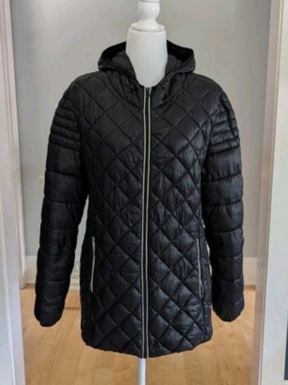 Noize Stella Black Puffer Jacket Coat XL Lightweight Cruelty-Free